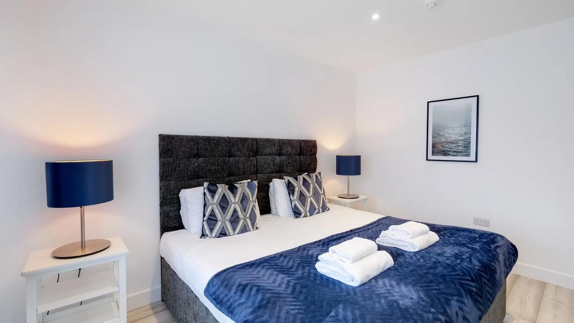 Bright 6 Bedroom 3 Bath House Ideal For Pinewood Studios Iver
