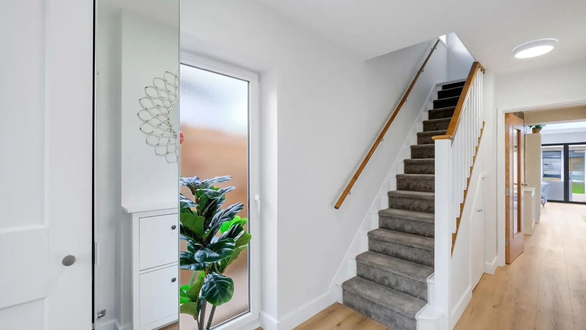 Bright 6 Bedroom 3 Bath House Ideal For Pinewood Studios Iver 0*,