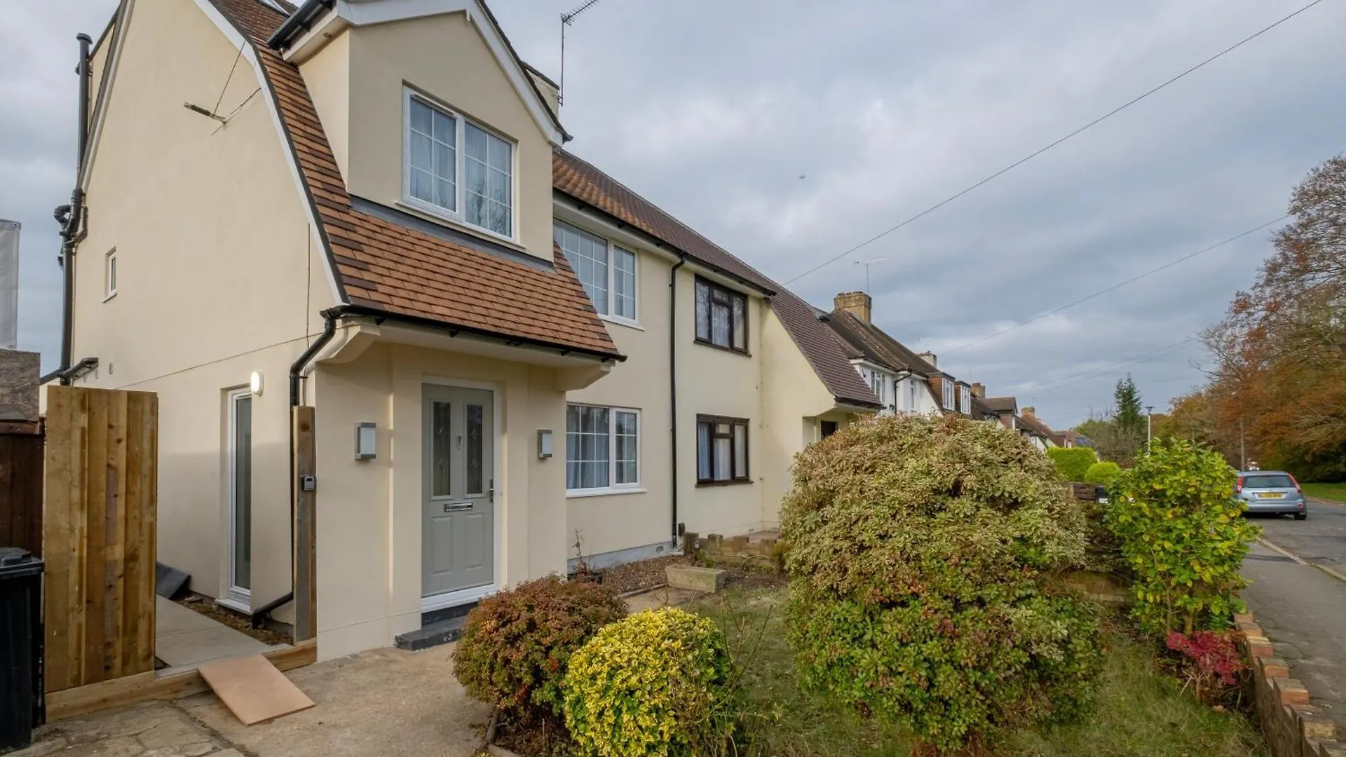 Bright 6 Bedroom 3 Bath House Ideal For Pinewood Studios Iver