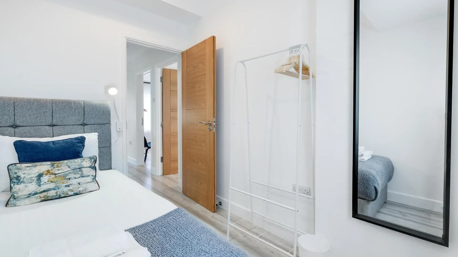 Bright 6 Bedroom 3 Bath House Ideal For Pinewood Studios Iver United Kingdom