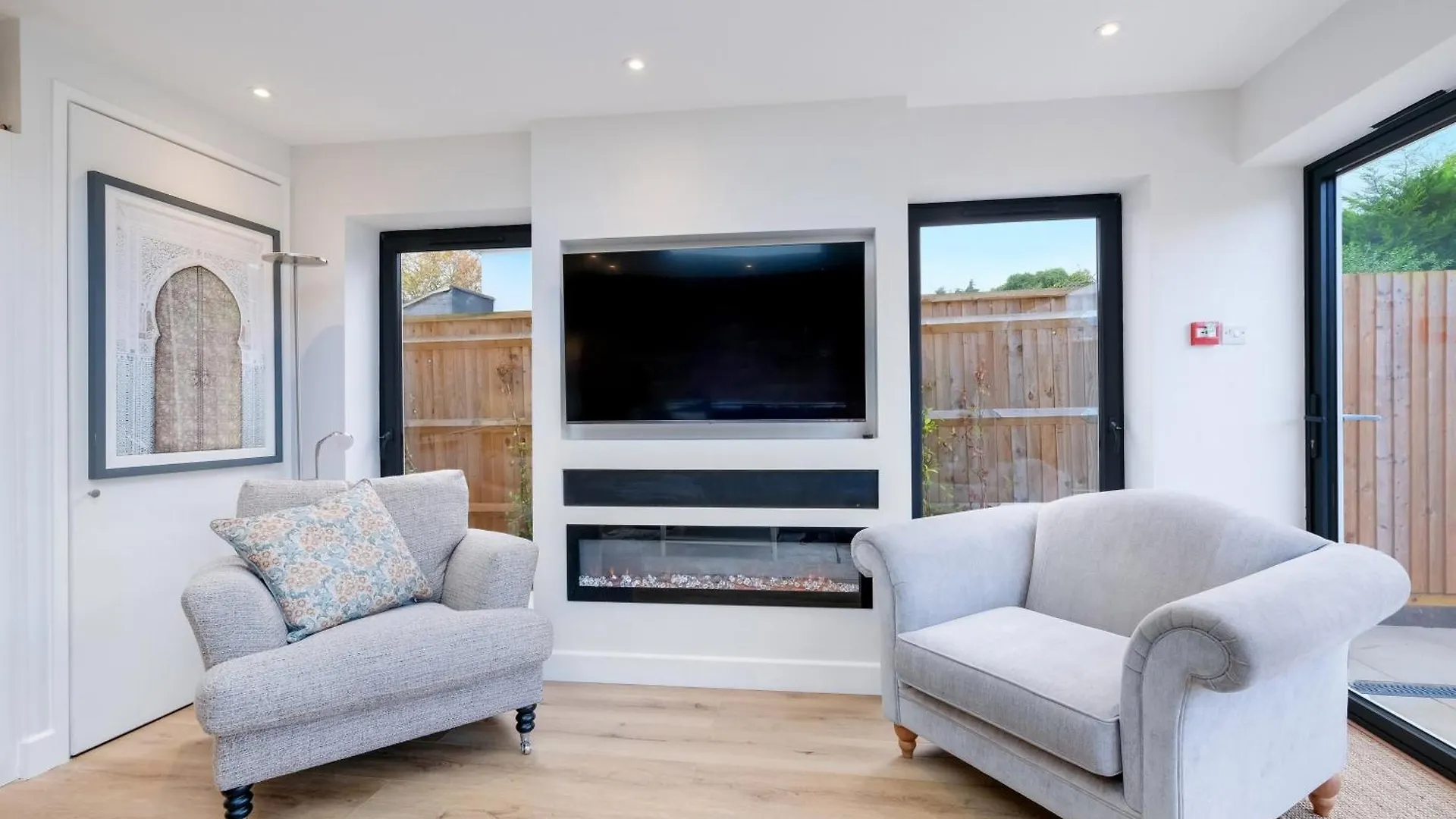 Holiday home Bright 6 Bedroom 3 Bath House Ideal For Pinewood Studios Iver United Kingdom