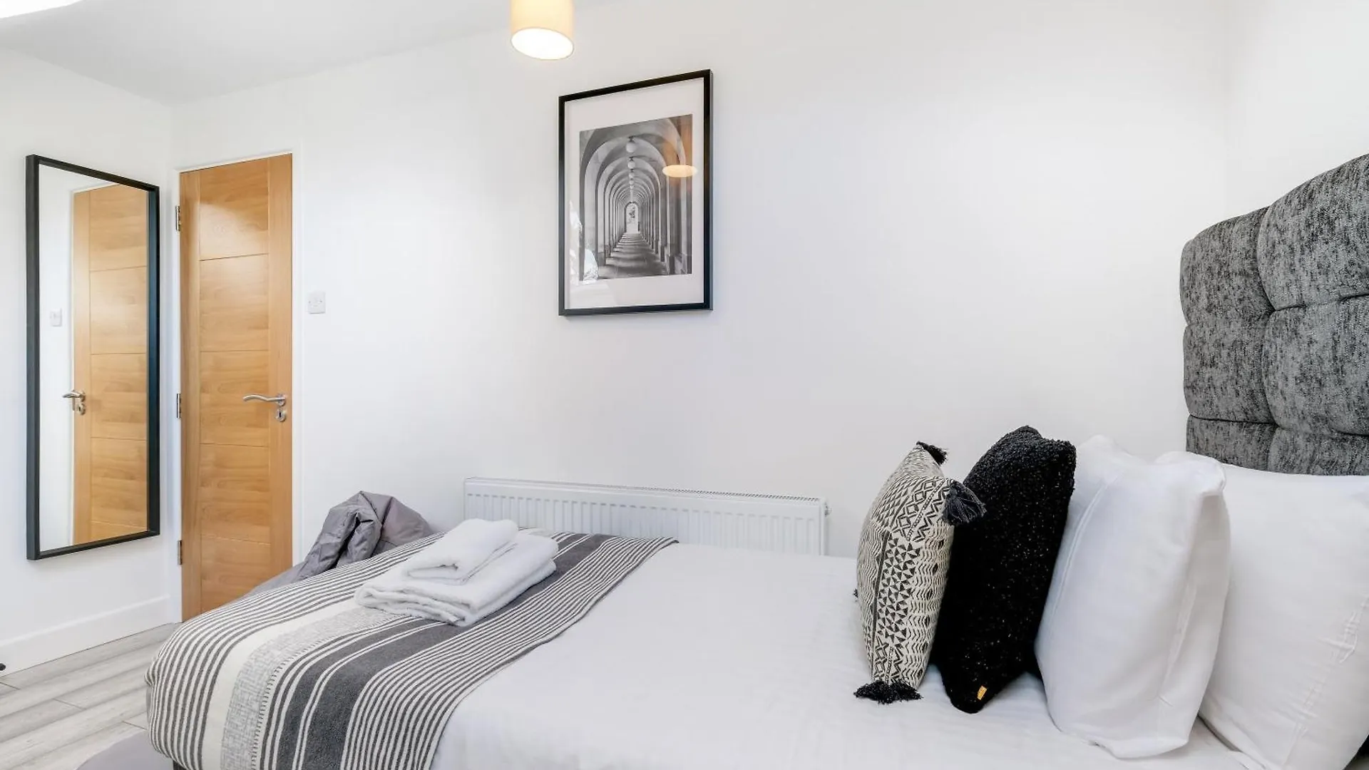 Holiday home Bright 6 Bedroom 3 Bath House Ideal For Pinewood Studios Iver