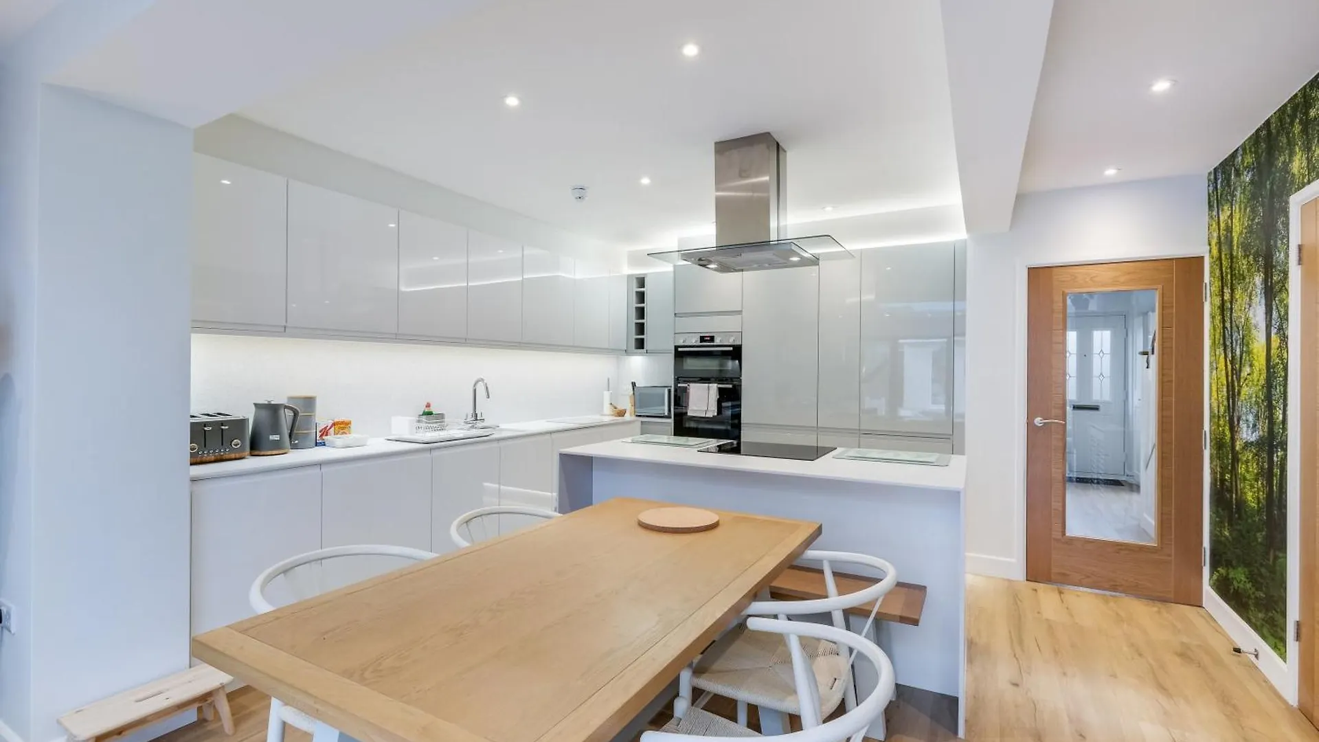 Holiday home Bright 6 Bedroom 3 Bath House Ideal For Pinewood Studios Iver